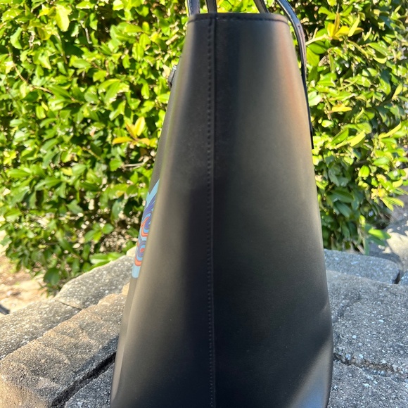 Givenchy Tote - Picture 5 of 5